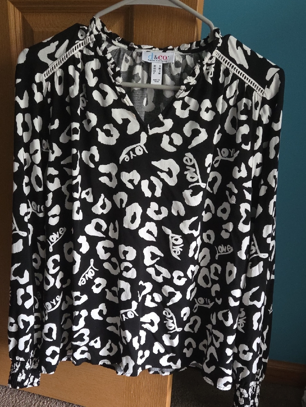d&co Black and White Leopard Print V-Neck Blouse
